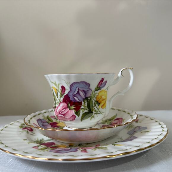 Royal Albert Sweet Pea Tea Cup, Saucer, and Small Plate - Picture 3 of 16